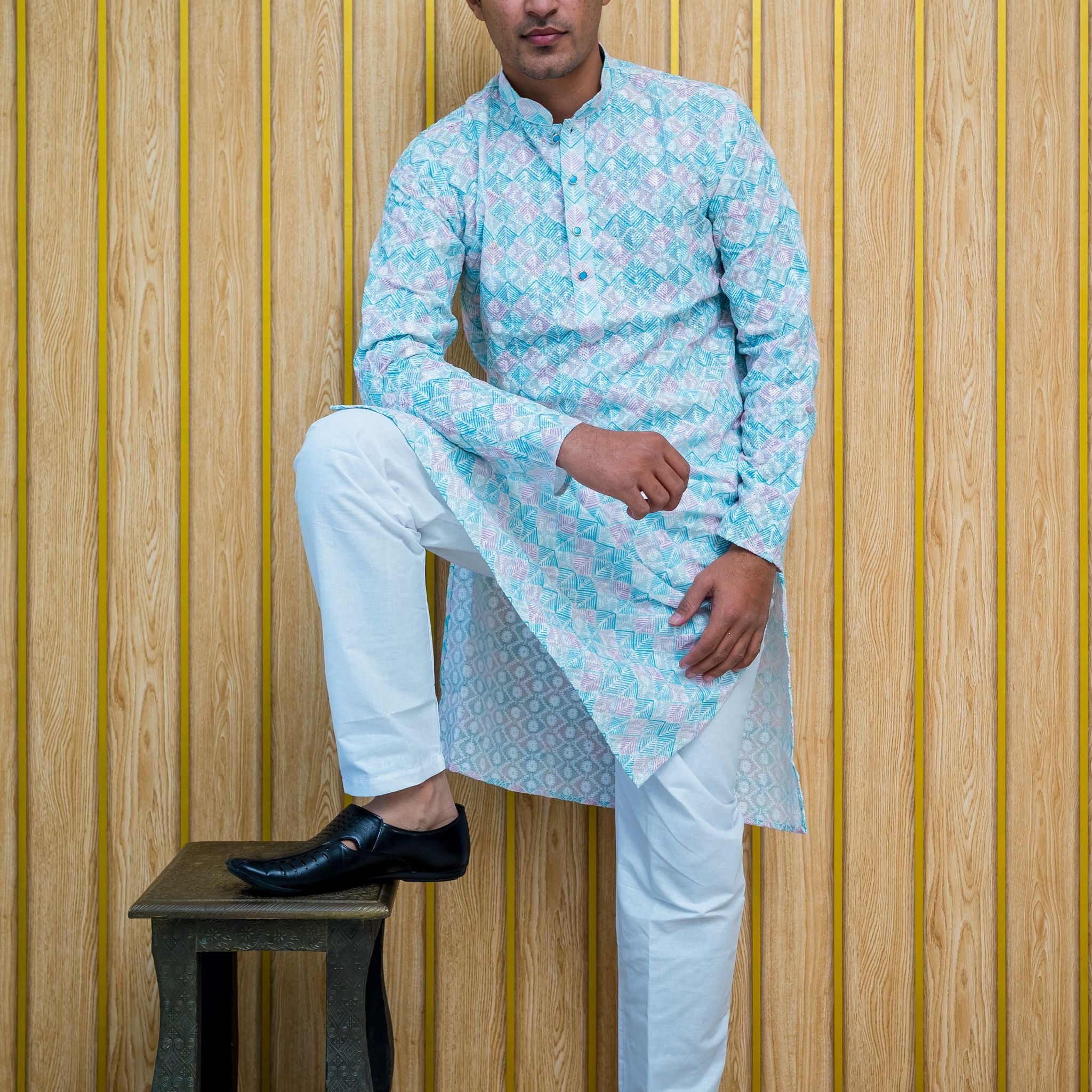 Hand Embroidered Lucknowi Chikankari Kurta